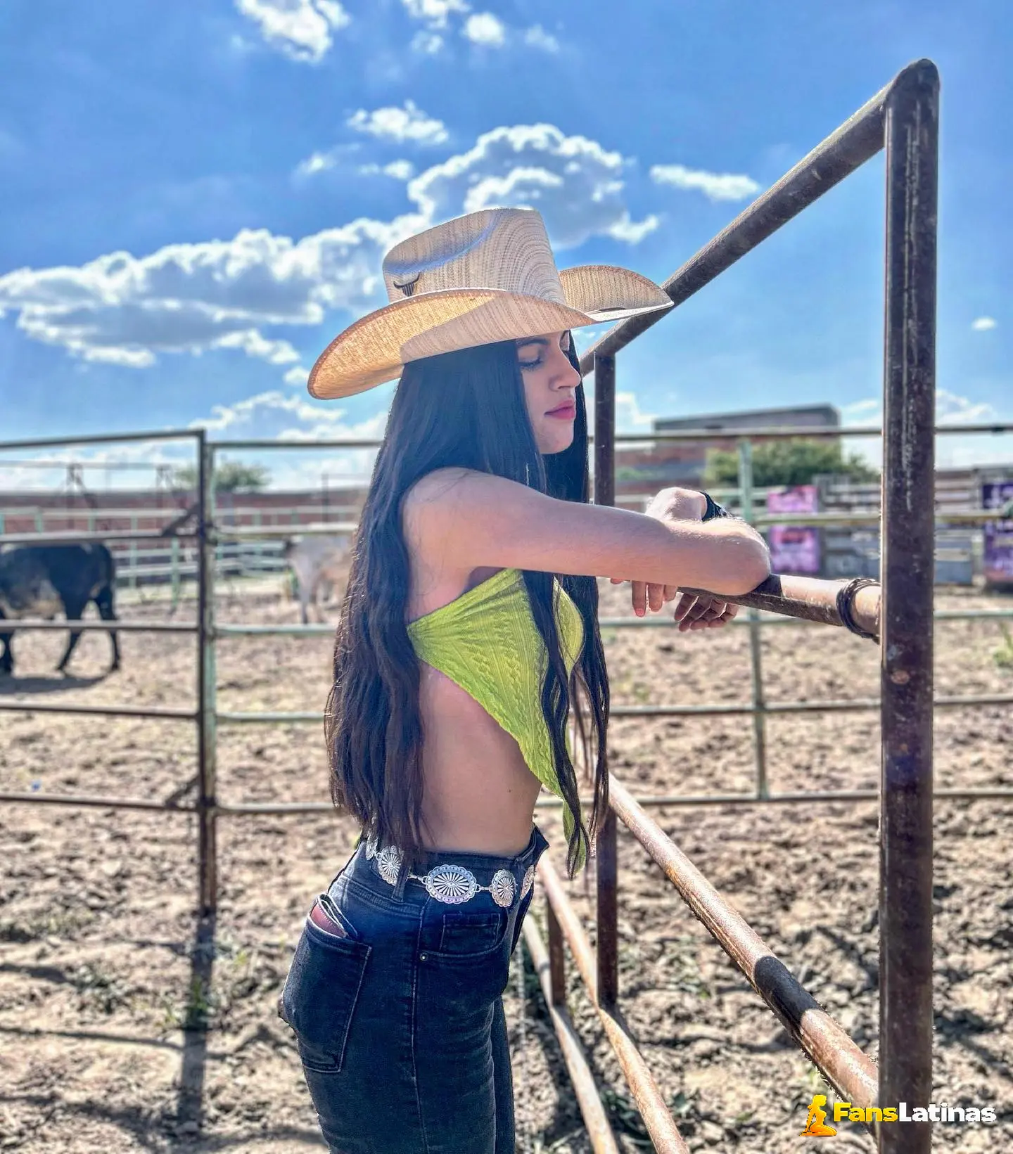 Mitzy Enríquez fotos Hot flaca Mexicana caliente Parte #3